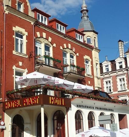 Hotel Piast スウプスク エクステリア 写真